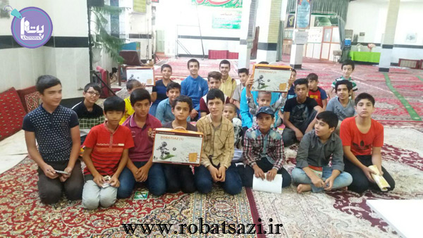  برگزاری کلاس ربات ساز1 در مسجد شیروان با مدیریت جناب آقای ذالی مقدم