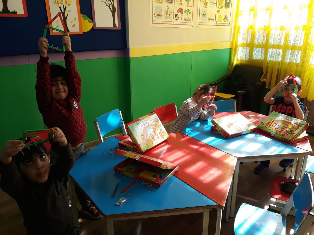  کلاس کوچولو‌‌‌‌های خلاق و رباتیک در تهران به نمایندگی خانم زندیه