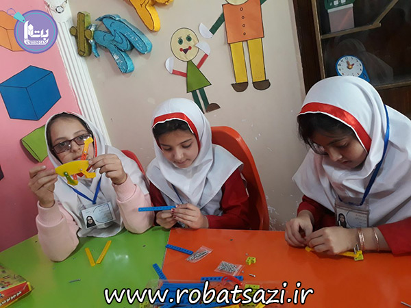  آموزش رباتیک ویژه کودکان در افغانستان