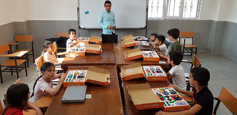  ربات ساز در تهران مجری برگزاری کلاس‌‌‌‌های رباتیک توسط مدرسین با تجربه و حرفه ای