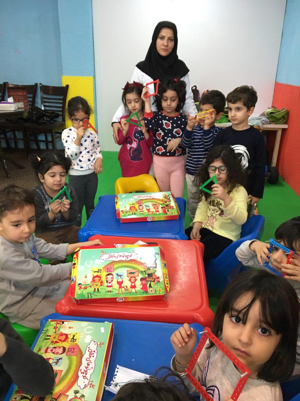  کلاس ربات کوچولو در رشت خانم رضا نژاد